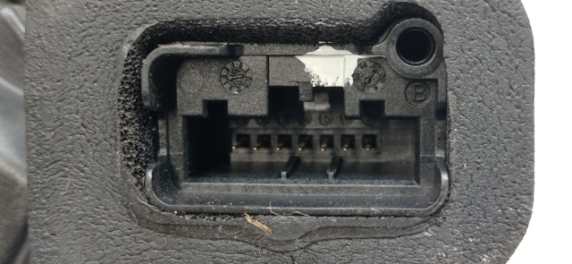 5K4839016 VAG Cerradura de la puerta trasera derecha  en stock Gandía