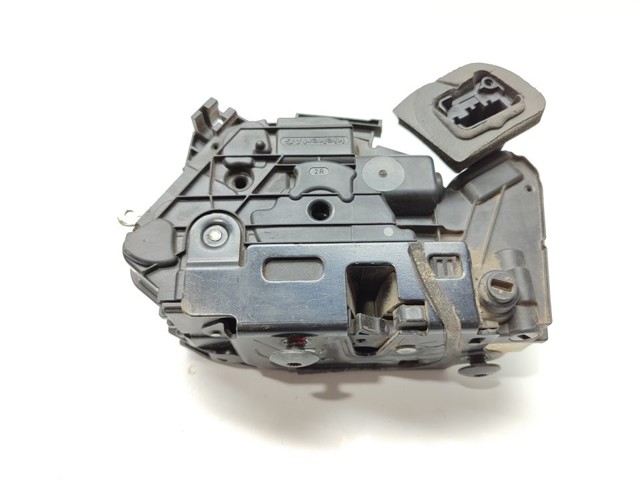 5K4839016 Cerradura de la puerta trasera derecha  en stock Sabadell