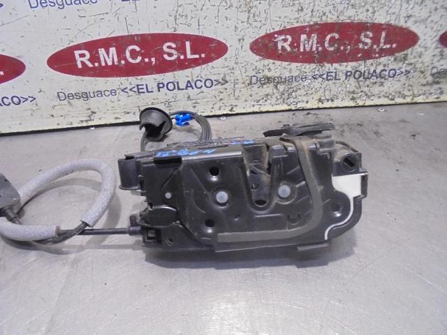 5K4839016 Cerradura de la puerta trasera derecha  en stock Sabadell