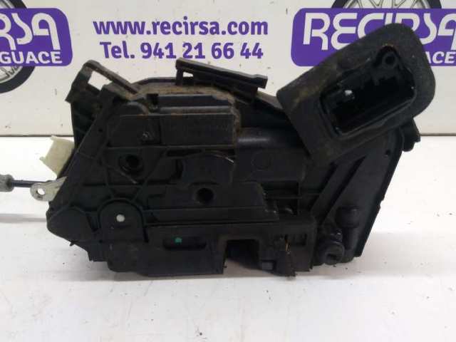 5K4839016F Cerradura de la puerta trasera derecha  disponible Málaga