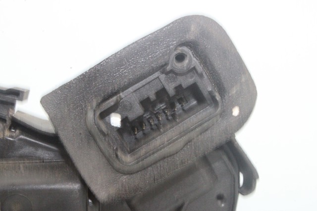 5K4839016F VAG Cerradura de la puerta trasera derecha  en stock Córdoba
