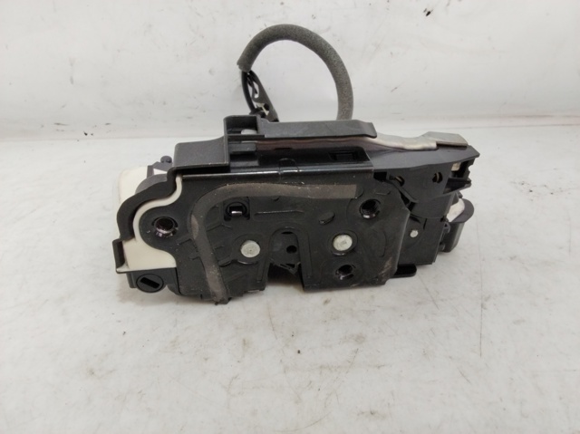 5K4839016Q VAG Cerradura de la puerta trasera derecha comprar Madrid
