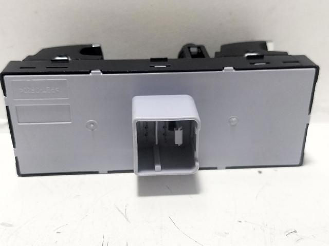 5K4959857 Interruptor de elevalunas delantera izquierda  en stock Sabadell