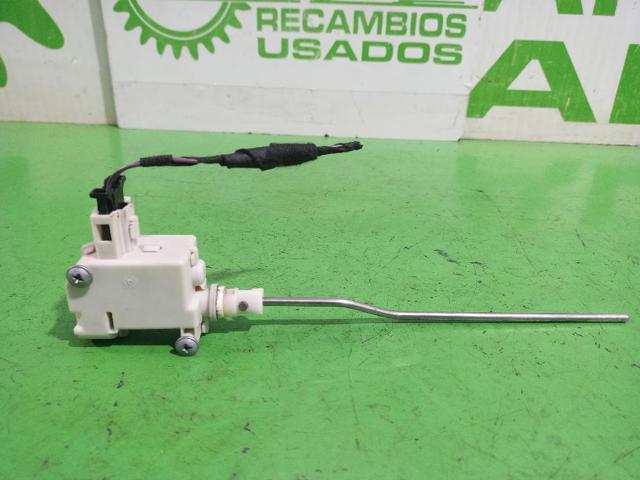 VAG 5K6810773A Cerradura de la tapa del depósito de combustible  en stock Salamanca
