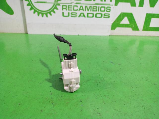 5K6810773A Cerradura de la tapa del depósito de combustible  en stock Sabadell