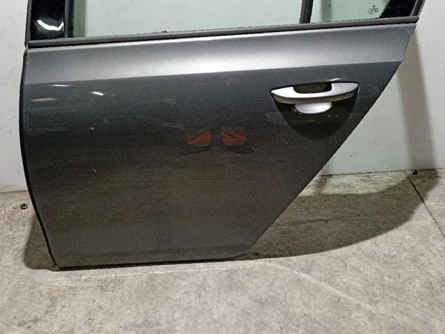 VAG 5K6833055K Puerta trasera izquierda  disponible Lugo