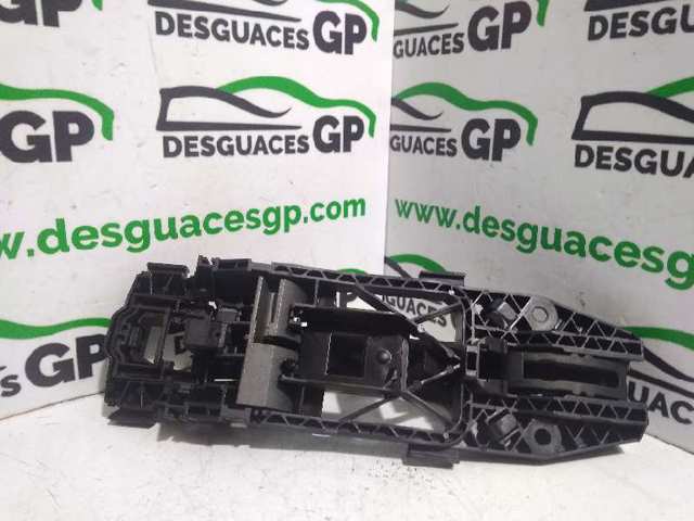 VAG 5L0837885C Soporte de manija exterior de puerta delantera derecha  en stock Valencia