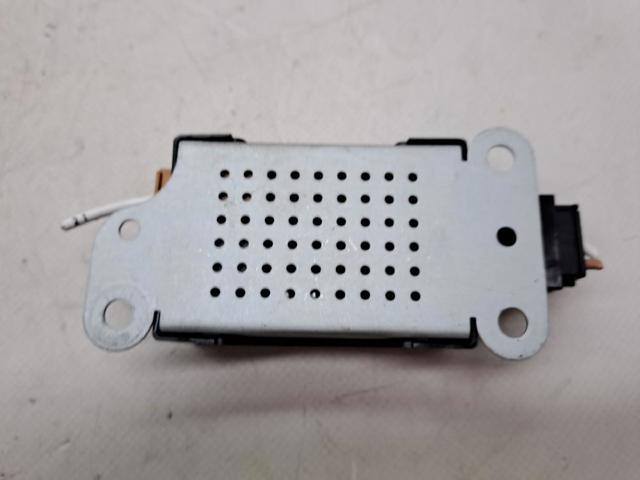 VAG 5M0035570B Amplificador de señal de antena  disponible Valladolid