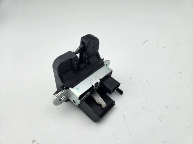 VAG 5M0827505E Cerradura de tapa de maletero  disponible Valladolid
