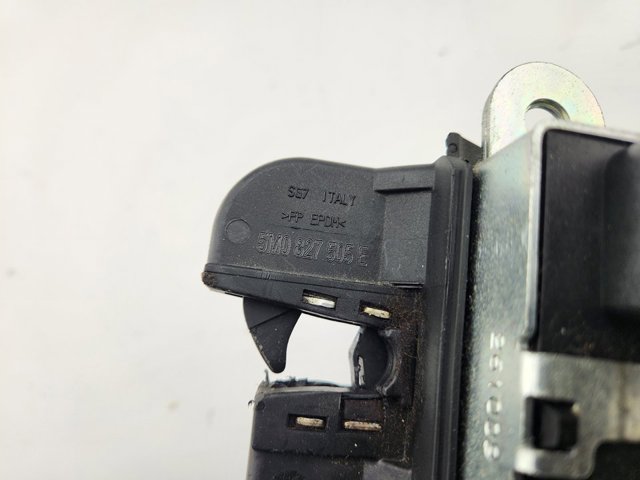 5M0827505E VAG Cerradura de maletero  en stock Córdoba