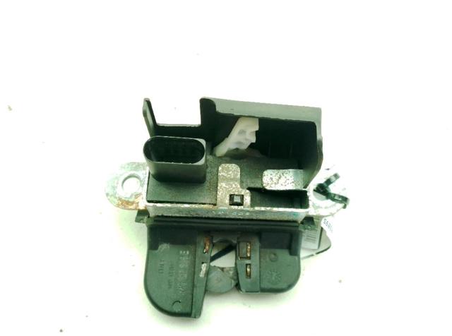 5M0827505E Cerradura de maletero  en stock Sabadell