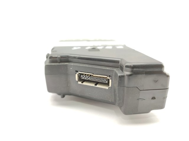 5N0035342B Unidad de control multimedia  en stock Granada