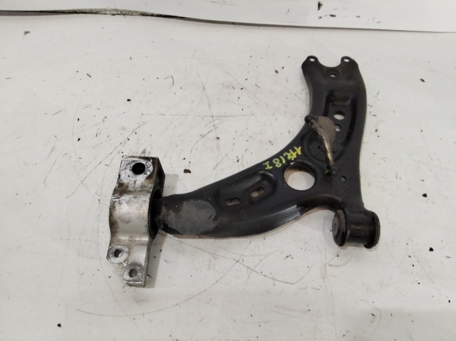 VAG 5N0407151 Brazo inferior izquierdo de la suspensión delantera comprar Pamplona