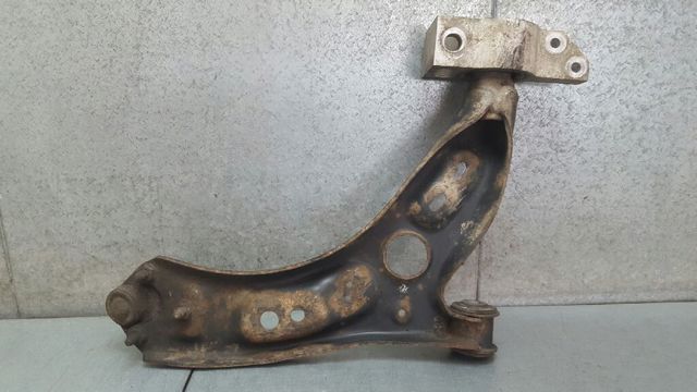 5N0407151 Brazo inferior izquierdo de la suspensión delantera  en stock Granada