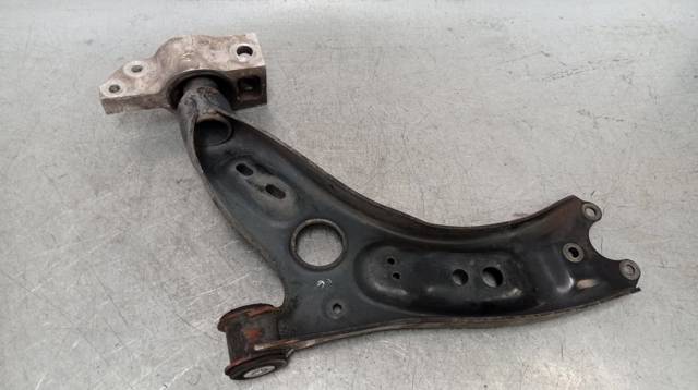 VAG 5N0407152 Brazo inferior derecho de la suspensión delantera  en stock Terrassa