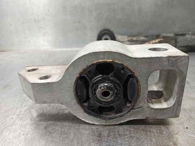 VAG 5N0407152 Brazo inferior derecho de la suspensión delantera comprar Tarragona