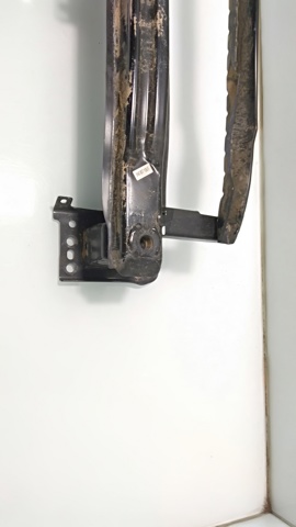 Refuerzo parachoque delantero 5N0807109F VAG