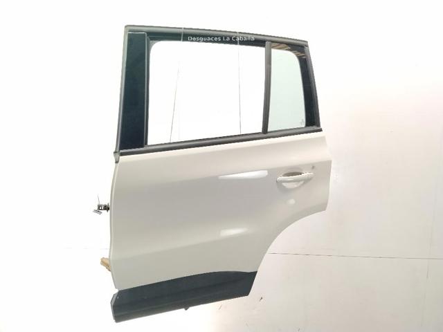 5N0833055A Puerta trasera izquierda comprar Girona