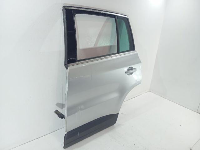 VAG 5N0833055A Puerta trasera izquierda  comprar en Albacete
