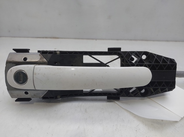 VAG 5N0837885H Soporte de manija exterior de puerta delantera izquierda  en stock Terrassa
