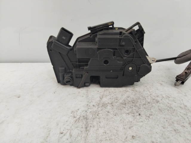 5N0839015A VAG Cerradura de puerta trasera izquierda  disponible Ourense