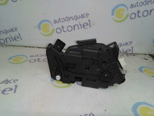 5N0839015A VAG Cerradura de puerta trasera izquierda  comprar en Oviedo
