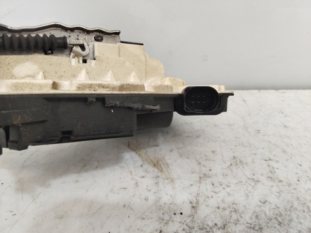 5N0839016A Cerradura de la puerta trasera derecha  en stock Granada