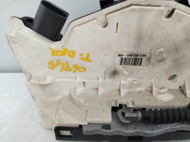 5N0839016A Cerradura de la puerta trasera derecha  disponible Málaga