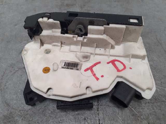 5N0839016A Cerradura de la puerta trasera derecha  en stock Granada