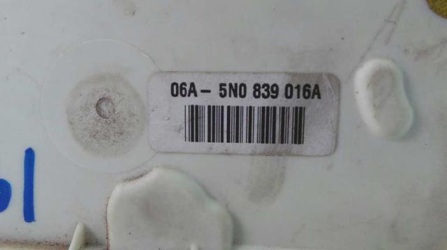 5N0839016A Cerradura de la puerta trasera derecha  en stock Sabadell