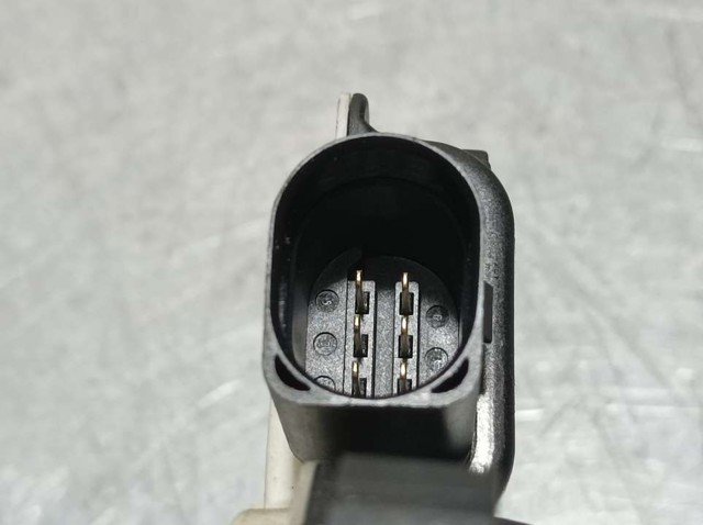 VAG 5N0839016A Cerradura de la puerta trasera derecha  en stock Terrassa