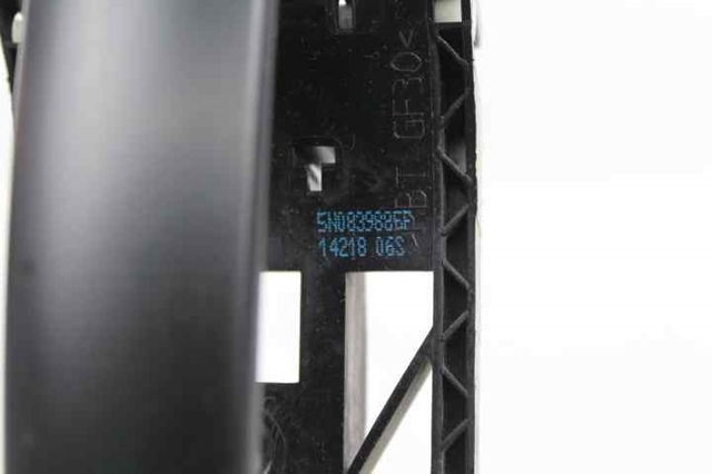 5N0839885F Soporte de manija exterior de puerta delantera derecha  disponible Utrera