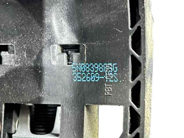 VAG 5N0839885G Soporte de manija exterior de puerta delantera derecha  en stock Valencia