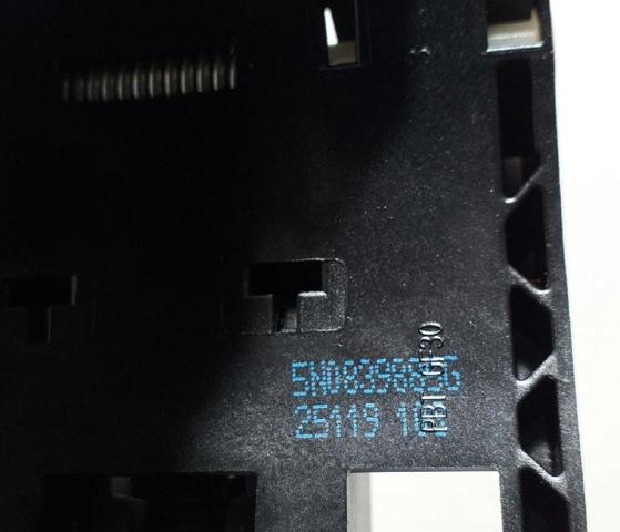 VAG 5N0839885G Soporte de manija exterior de puerta delantera derecha comprar Tarragona