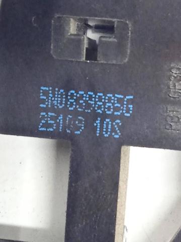 5N0839885G VAG Soporte de manija exterior de puerta delantera derecha comprar Alcalá