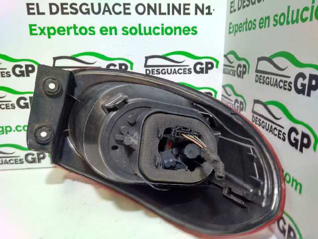 5N0945096H Piloto trasero exterior derecho  en stock Sabadell