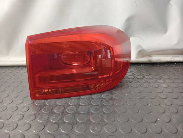 5N0945096Q VAG Piloto trasero exterior derecho  disponible Ourense