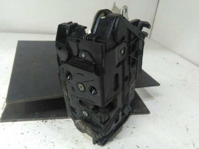 5N1837016A Cerradura de puerta delantera derecha  disponible Málaga