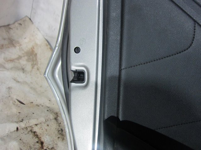 VAG 5NA839015C Cerradura de puerta trasera izquierda  en stock Terrassa