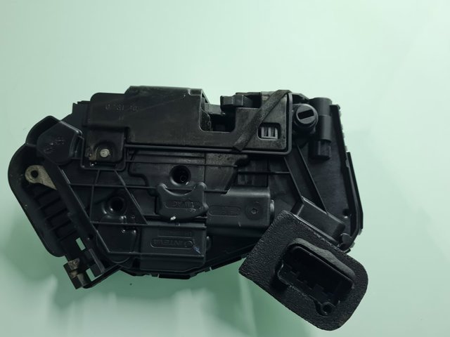VAG 5NA839015E Cerradura de puerta trasera izquierda  comprar en Albacete