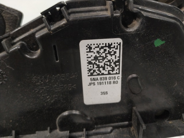 VAG 5NA839016C Cerradura de la puerta trasera derecha  disponible Valladolid