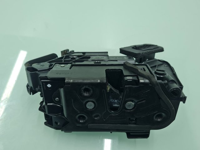 5NA839016E Cerradura de la puerta trasera derecha comprar Girona