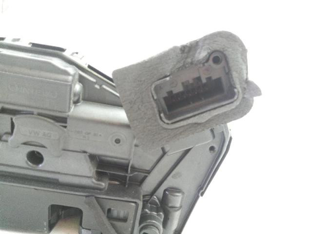 5NA839016E Cerradura de la puerta trasera derecha comprar Girona
