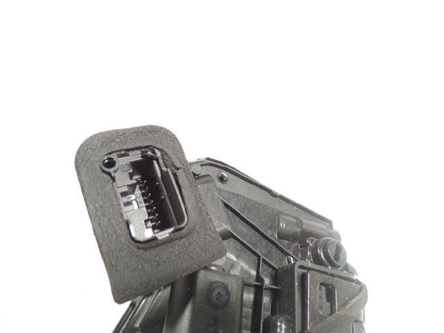 5NA839016E VAG Cerradura de la puerta trasera derecha  disponible Ourense