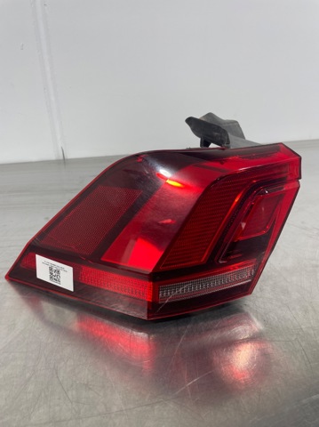Piloto trasero exterior izquierdo 5NA945095C VAG