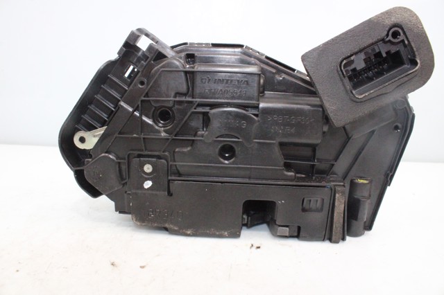 VAG 5NB837016C Cerradura de puerta delantera derecha  en stock Salamanca