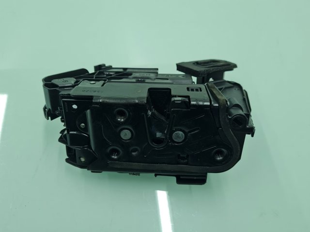 5NB837016E VAG Cerradura de puerta delantera derecha  en stock Córdoba