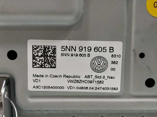 5NN919605B VAG Pantalla multifunción  comprar en Jaén