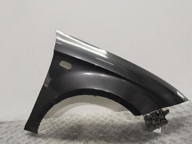 Aleta delantera derecha 5P0821022A VAG