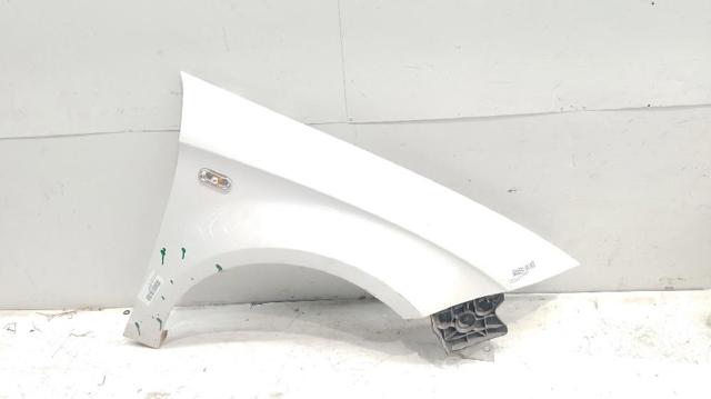 Aleta delantera derecha 5P0821022A VAG